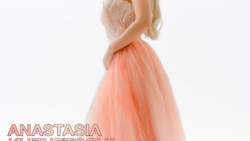 Andrey Guryanov MicroMAG – Anastasia Kuznetsova – Issue 8